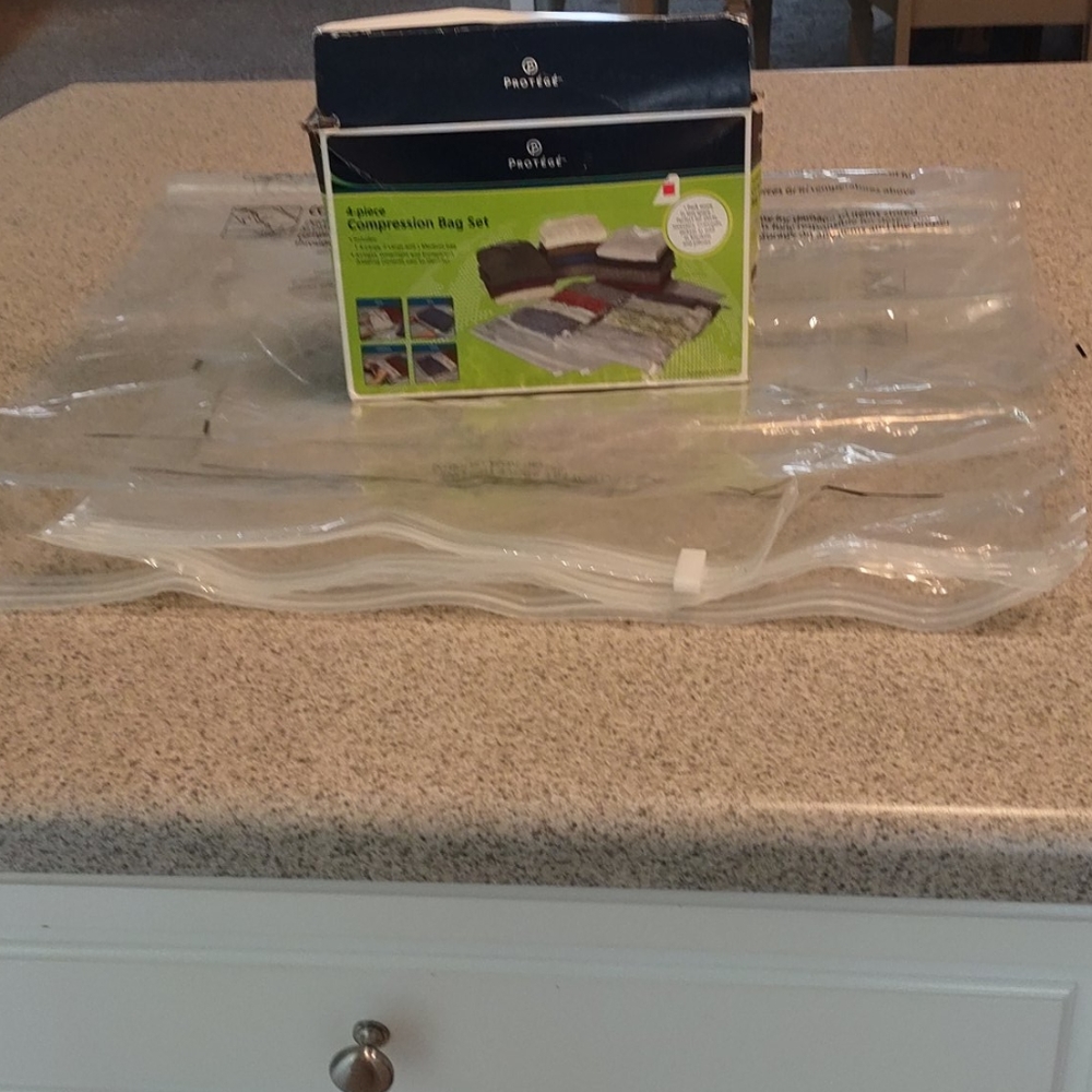 3 Protege storage bags